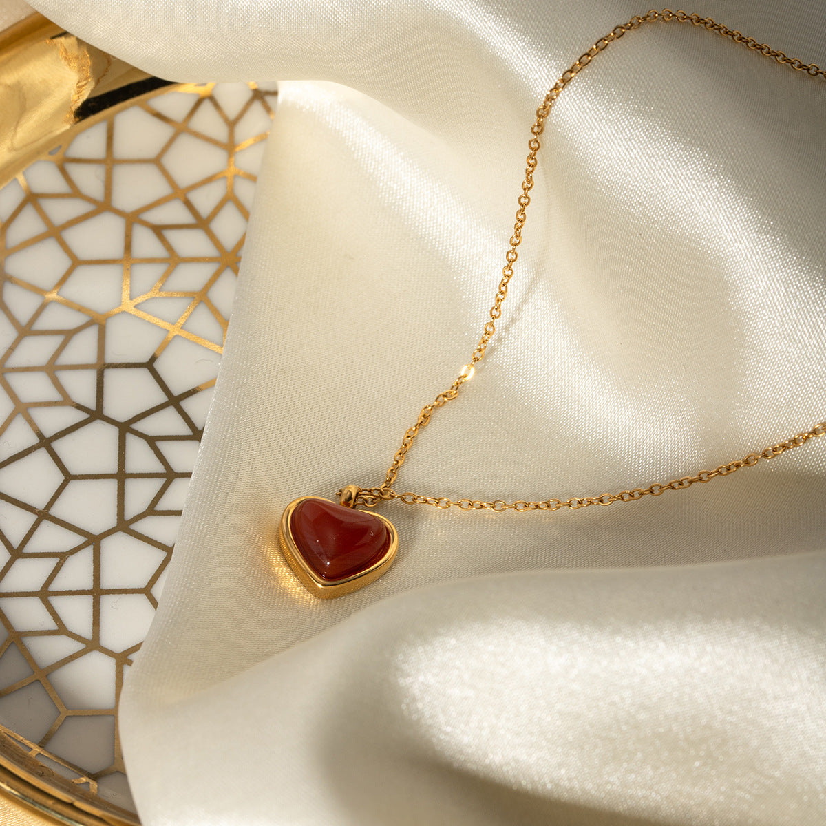 RED HEART Necklace