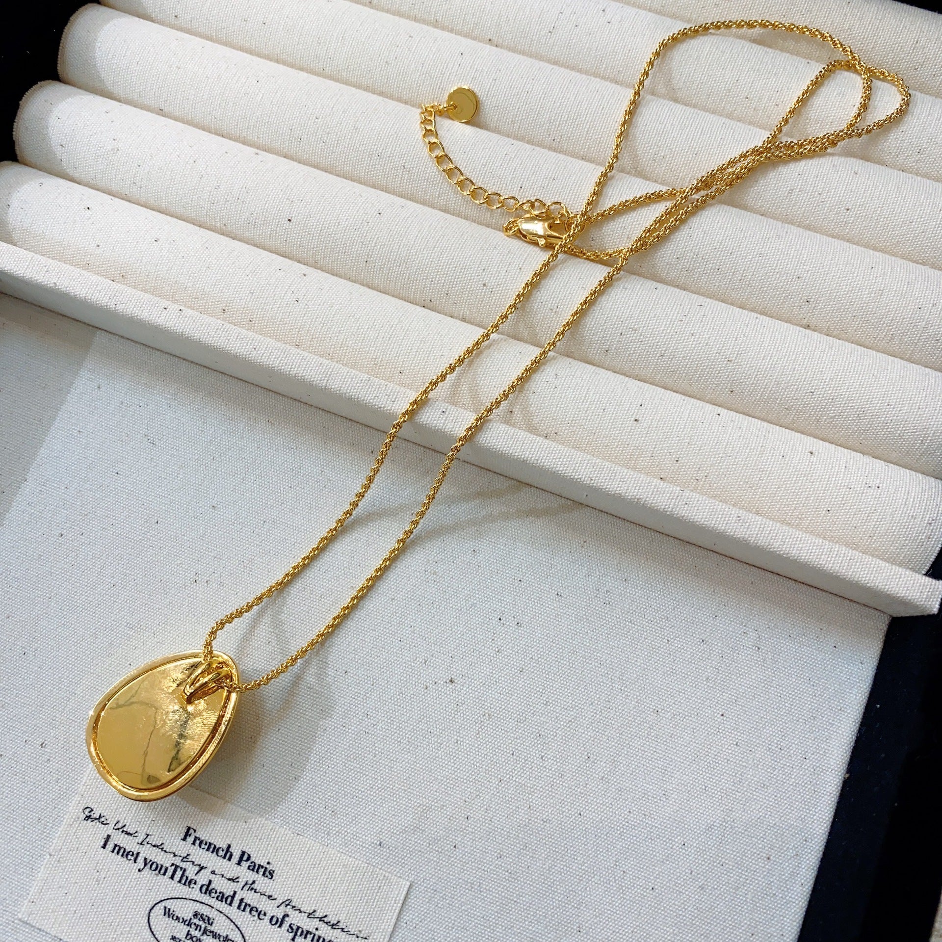 RETRO Necklace