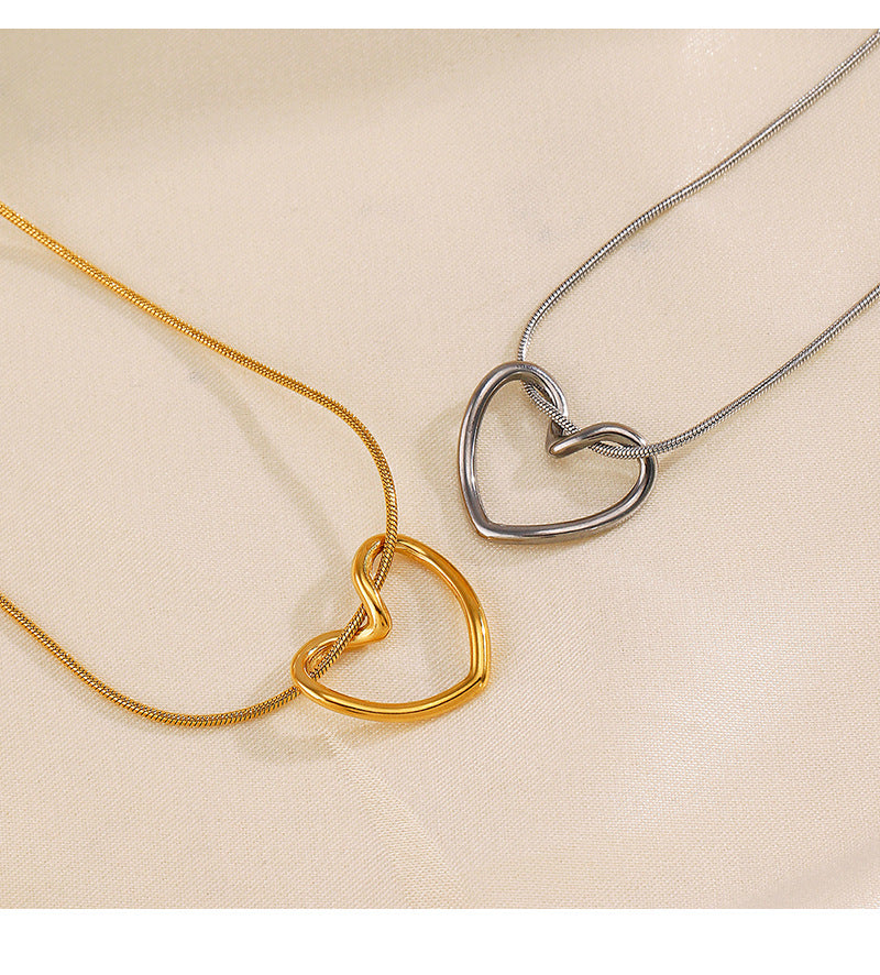 HOLLOW LOVE Necklace