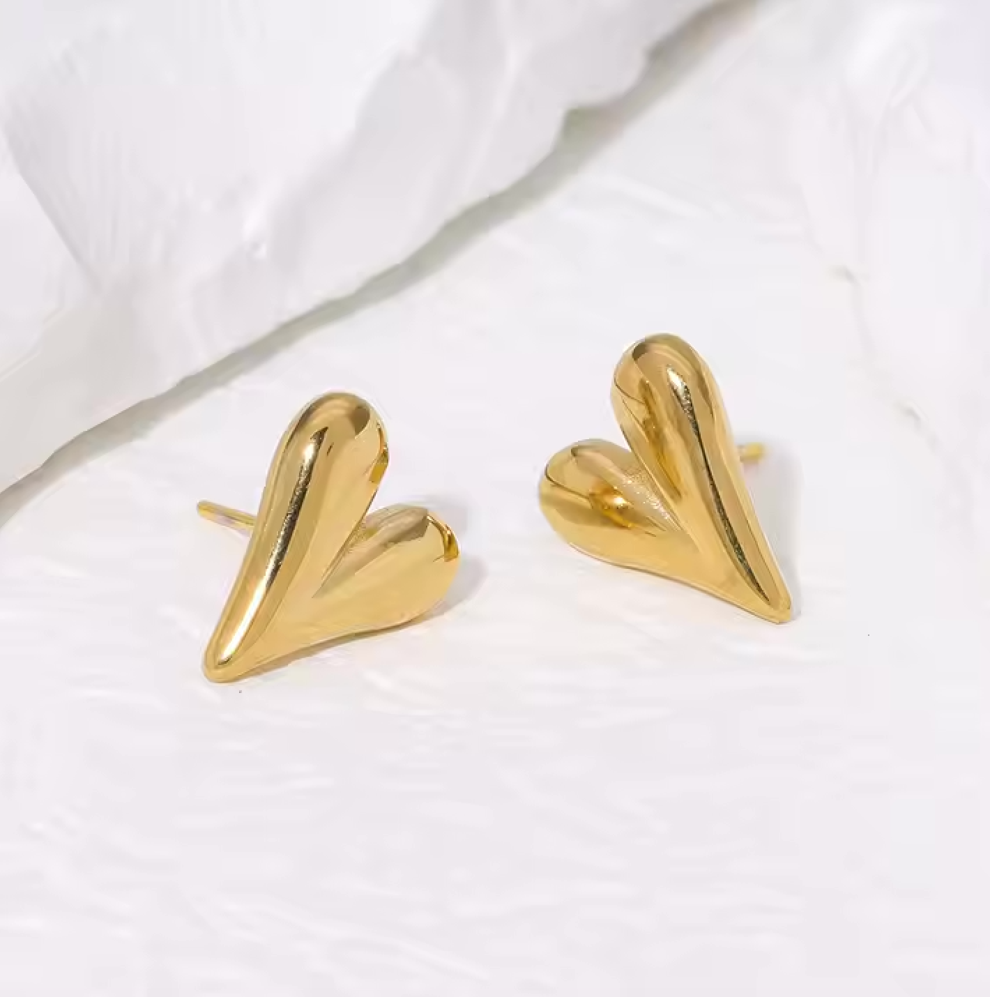 SMALL HEART Earrings