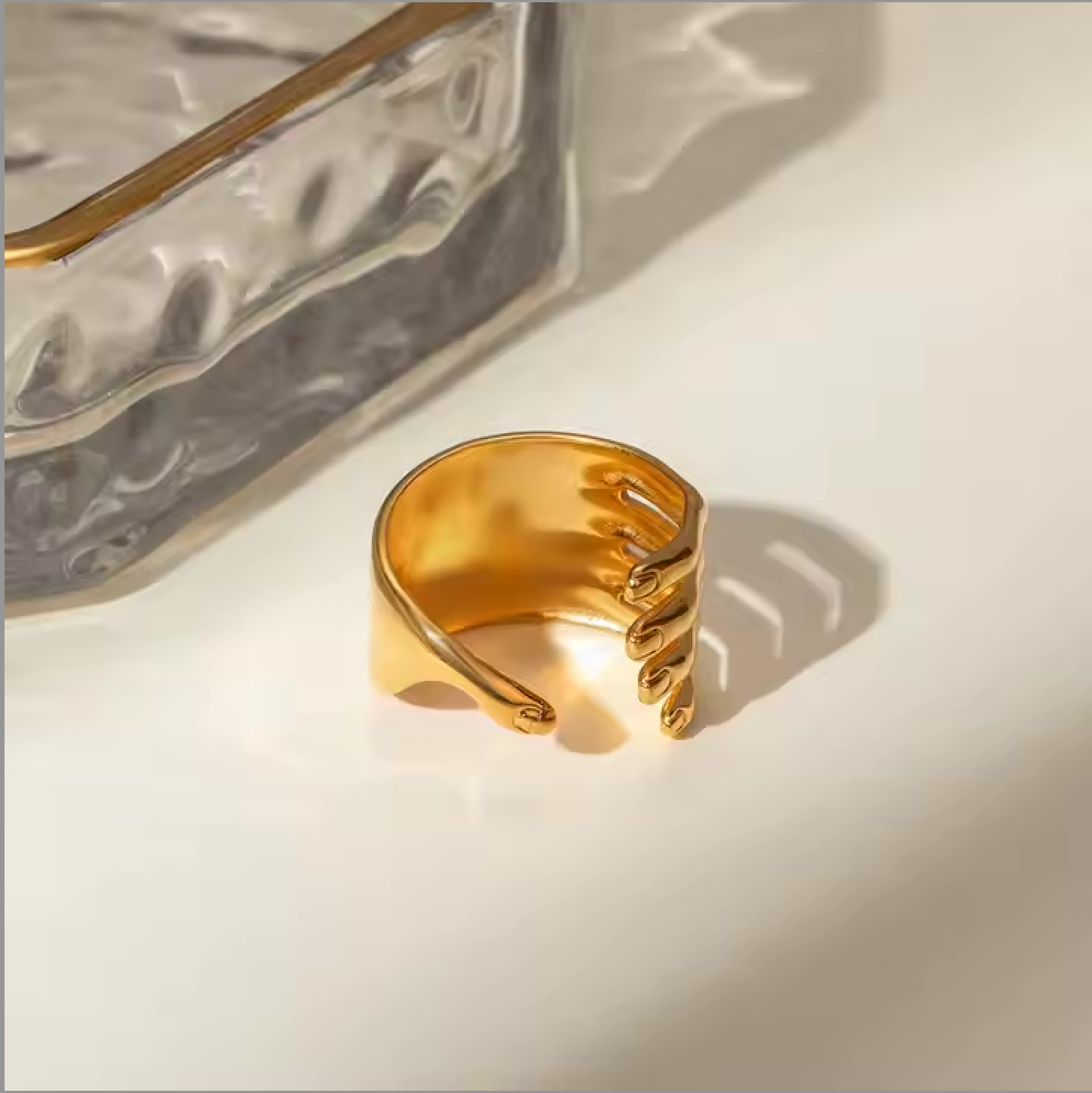 HAND Ring