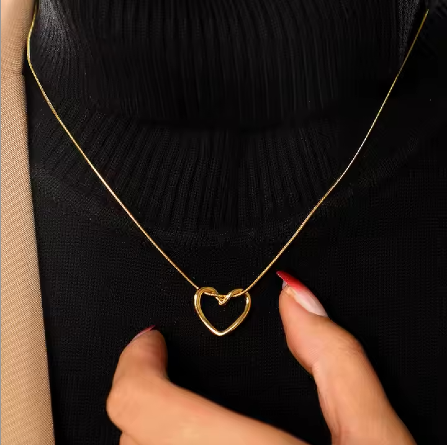 HOLLOW LOVE Necklace