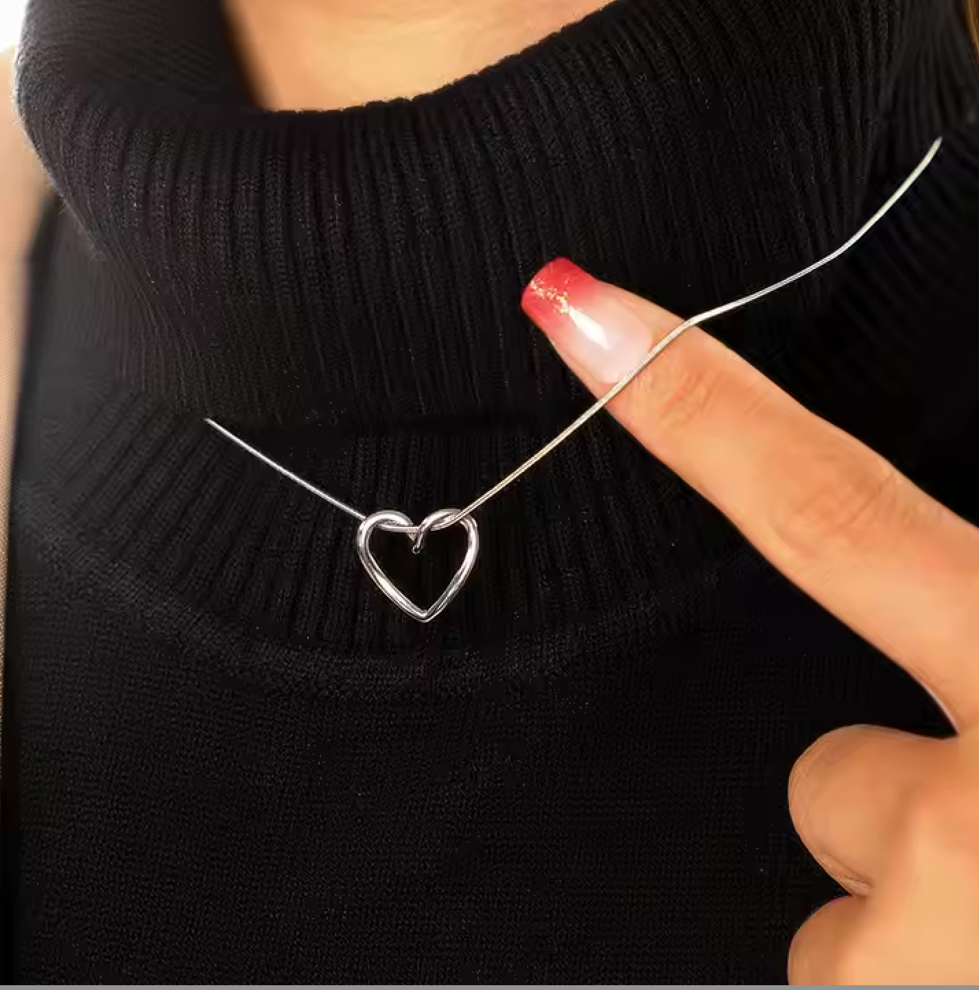 HOLLOW LOVE Necklace