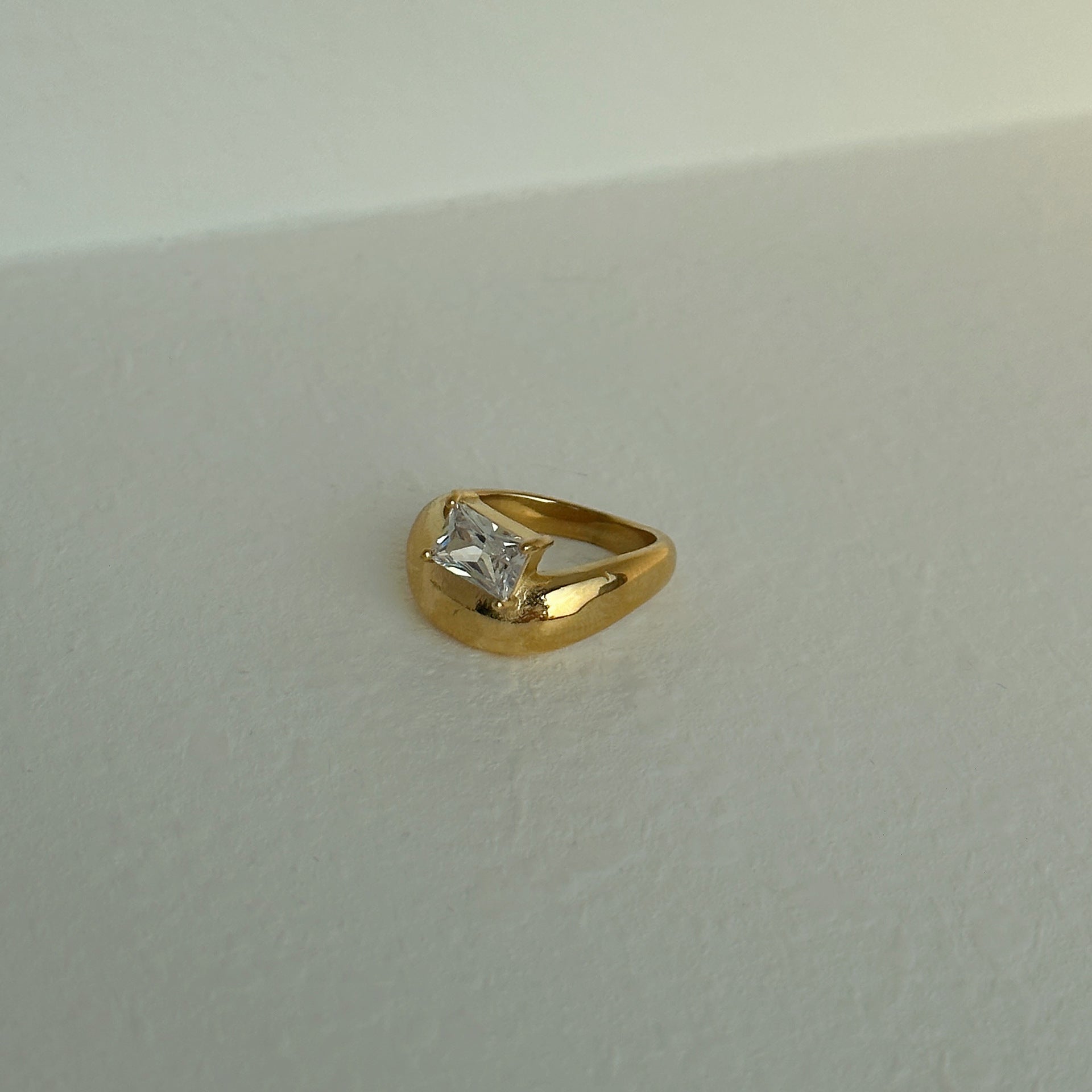 QUEEN Ring