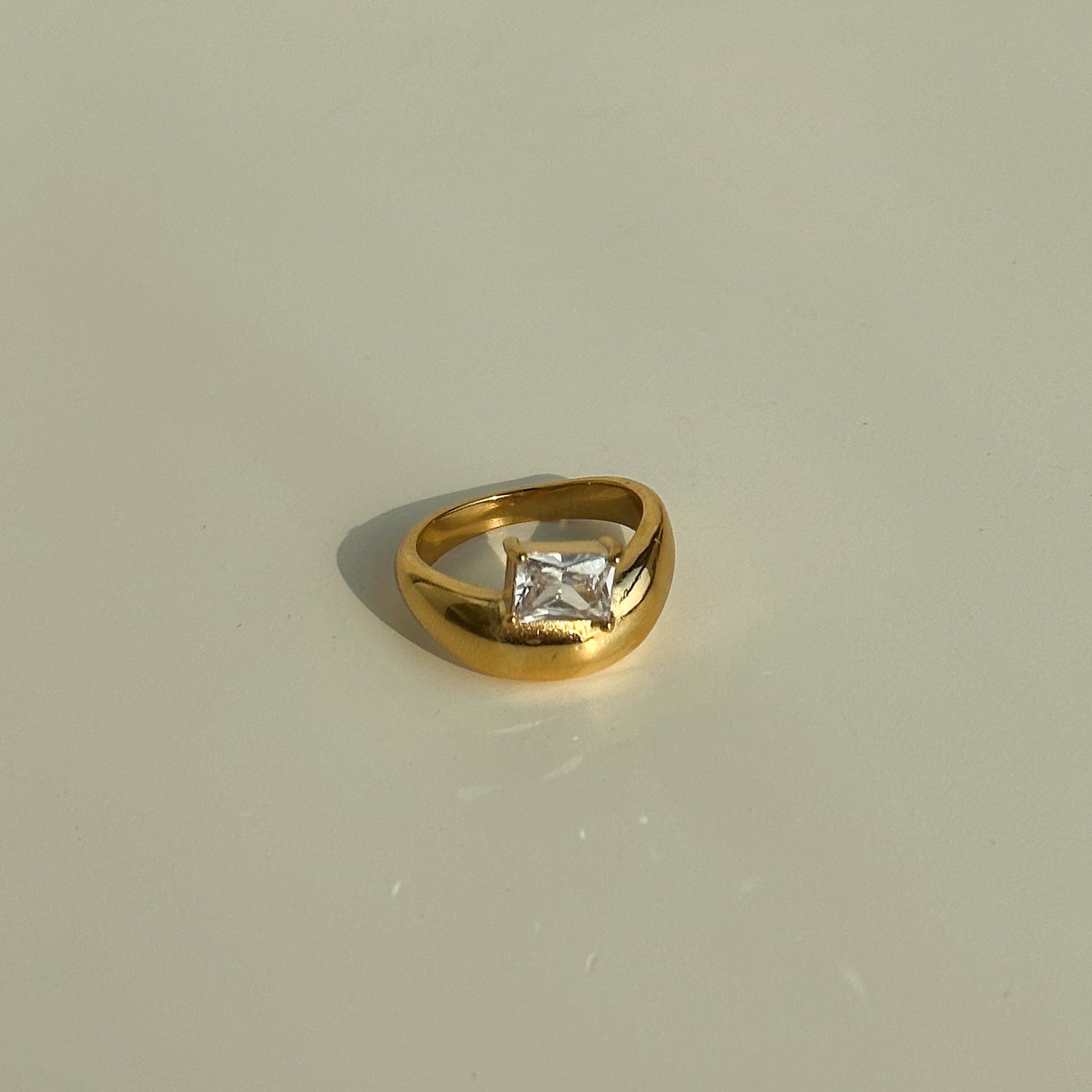 QUEEN Ring