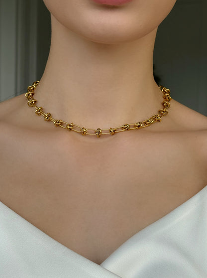 KNOTS Necklace